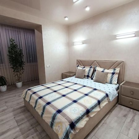 2К Шикарний Люкс! Apartment Khmel'nyts'kyy Exterior photo